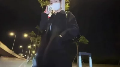 全程高能！空姐下班就出来约炮，中途还一直打电话给老公